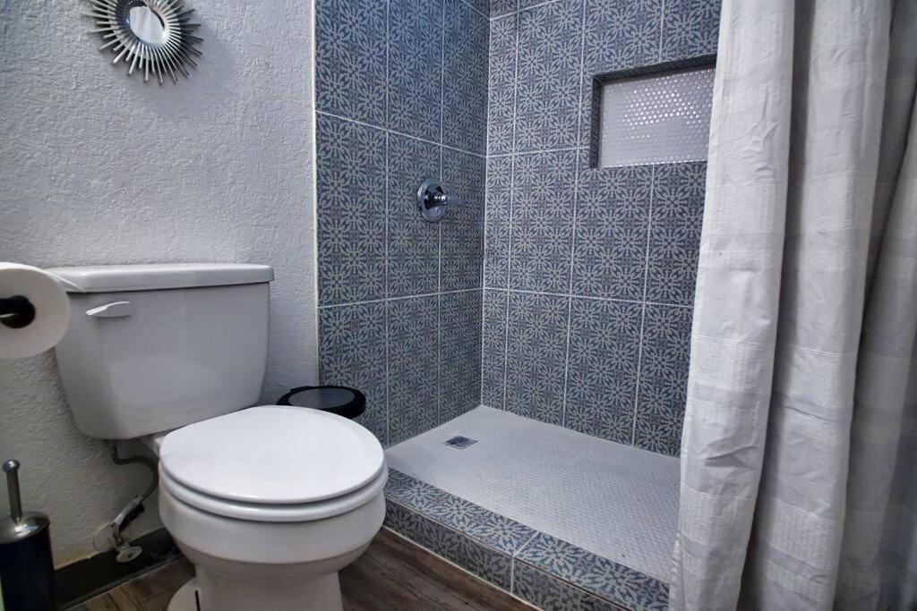 Chic & Cozy 2 Bedroom - 1 Bathroom - Rated Best Eagle Pass Exterior photo