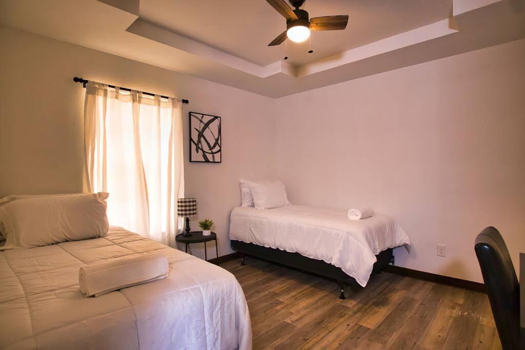 Chic & Cozy 2 Bedroom - 1 Bathroom - Rated Best Eagle Pass Exterior photo